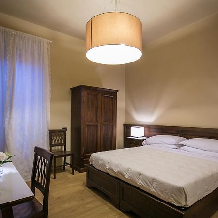 Bed And Breakfast Mameli 67 Montefalco Esterno foto